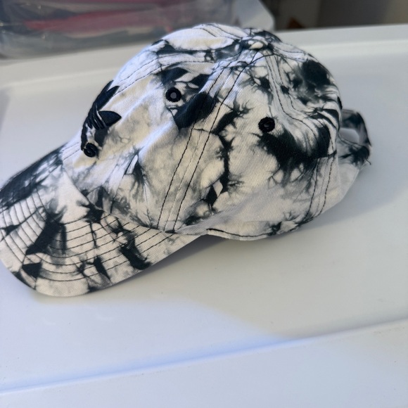 Adidas Originals Relaxed Tie-Dye Black and White Strapback Hat - Picture 3 of 8